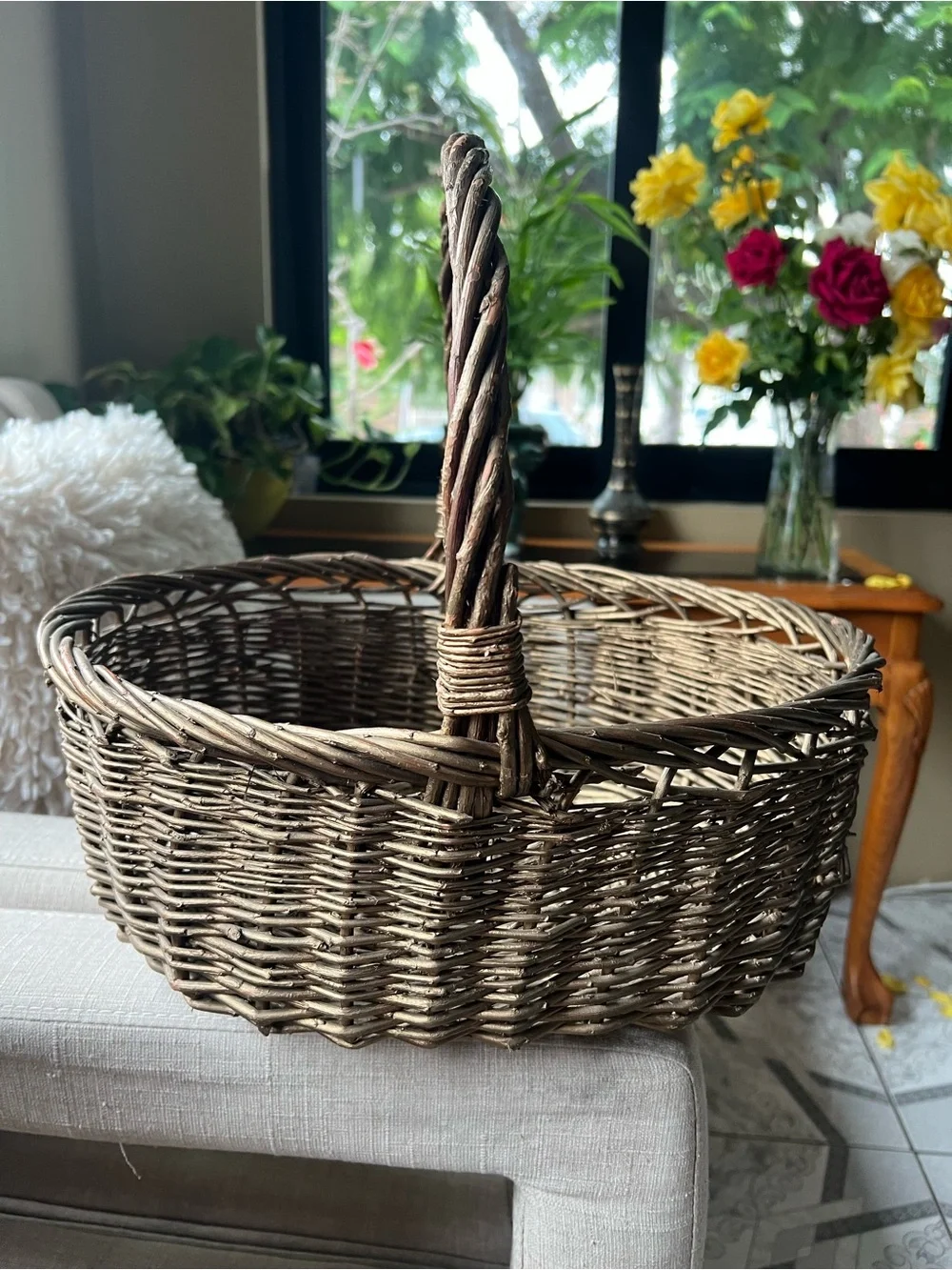 Woven Brown Decorative Willow Picnic Basket with Handle